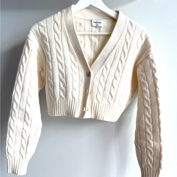 Aritiza Sunday Best Cream V-Neck Sweater - Picture 4 of 6